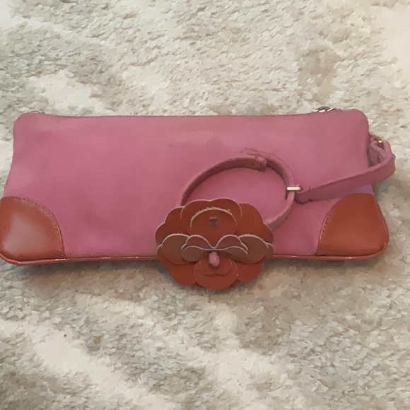 ❌SOLD❌Chanel Suede Camilla Flower Wristlet Clutch! - Picture 2 of 14